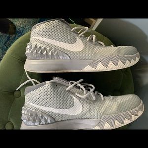 Men’s Nike Kyrie 1 Wolf Grey size 10.5